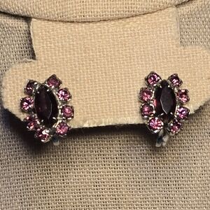 Chic Garnet Floral Crystal Earrings
